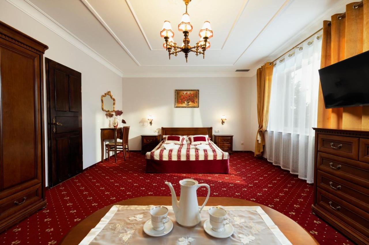 Villa Toscania-Check In 24H Познань Экстерьер фото