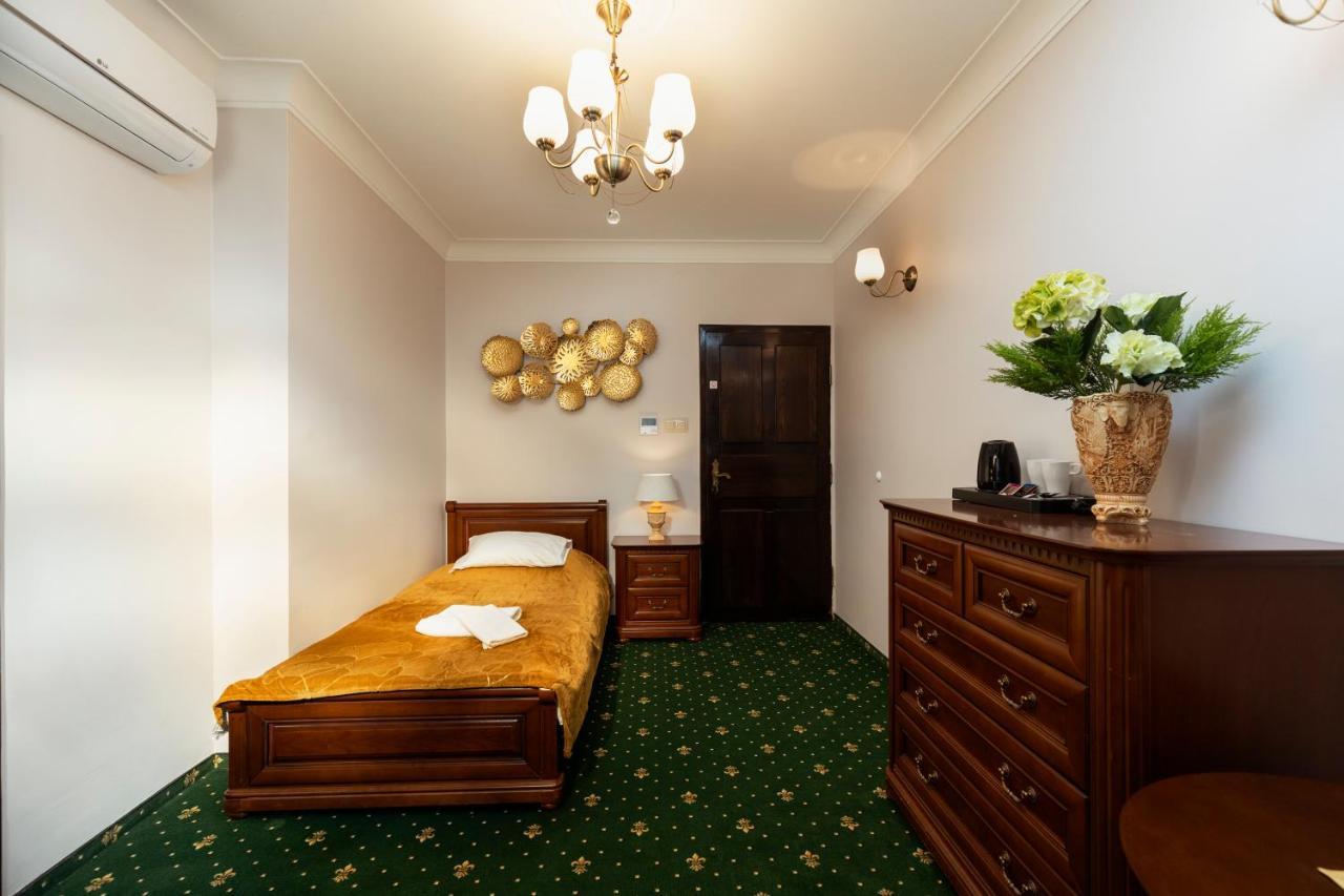 Villa Toscania-Check In 24H Познань Экстерьер фото