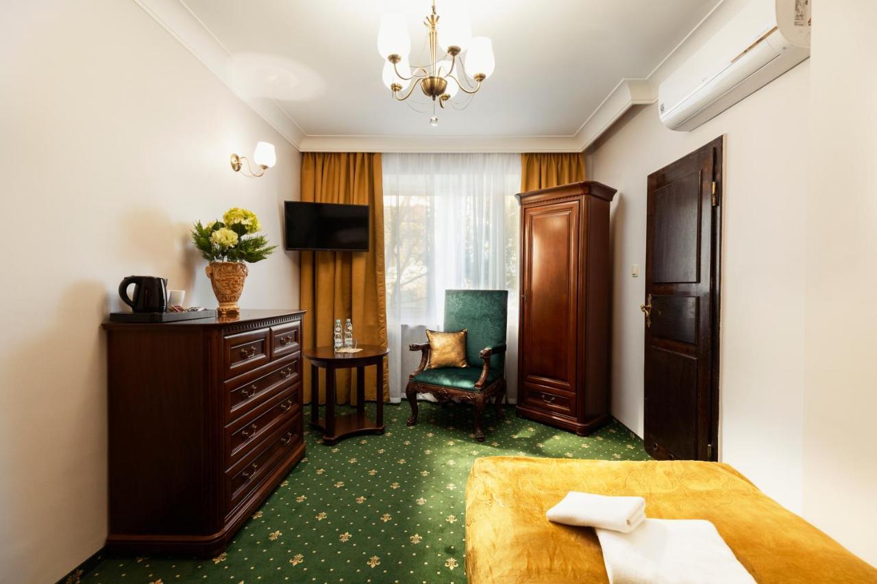 Villa Toscania-Check In 24H Познань Экстерьер фото